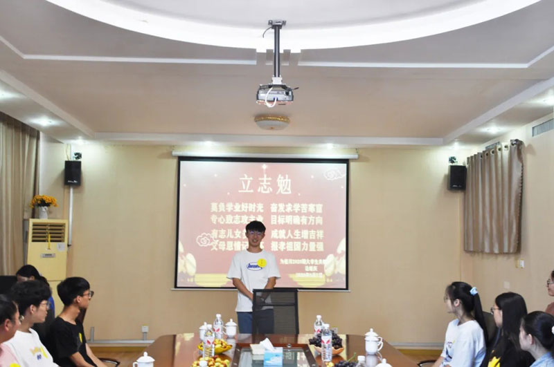 熱烈祝賀信川機械職工子弟金榜題名！