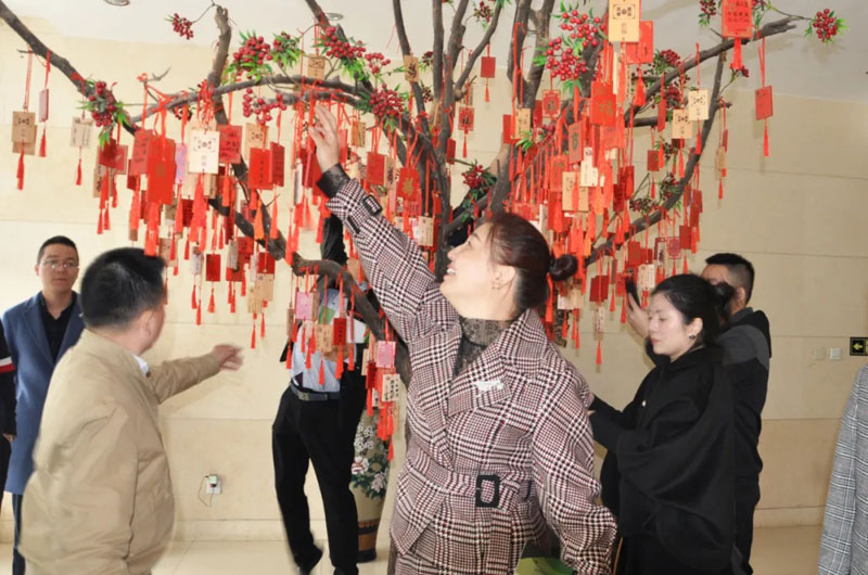 熱烈歡迎華商書院物流包裝聯(lián)盟蒞臨山東天利源參觀交流！